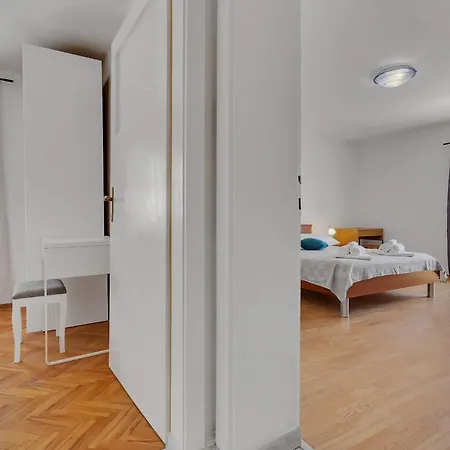 View Apartamento *